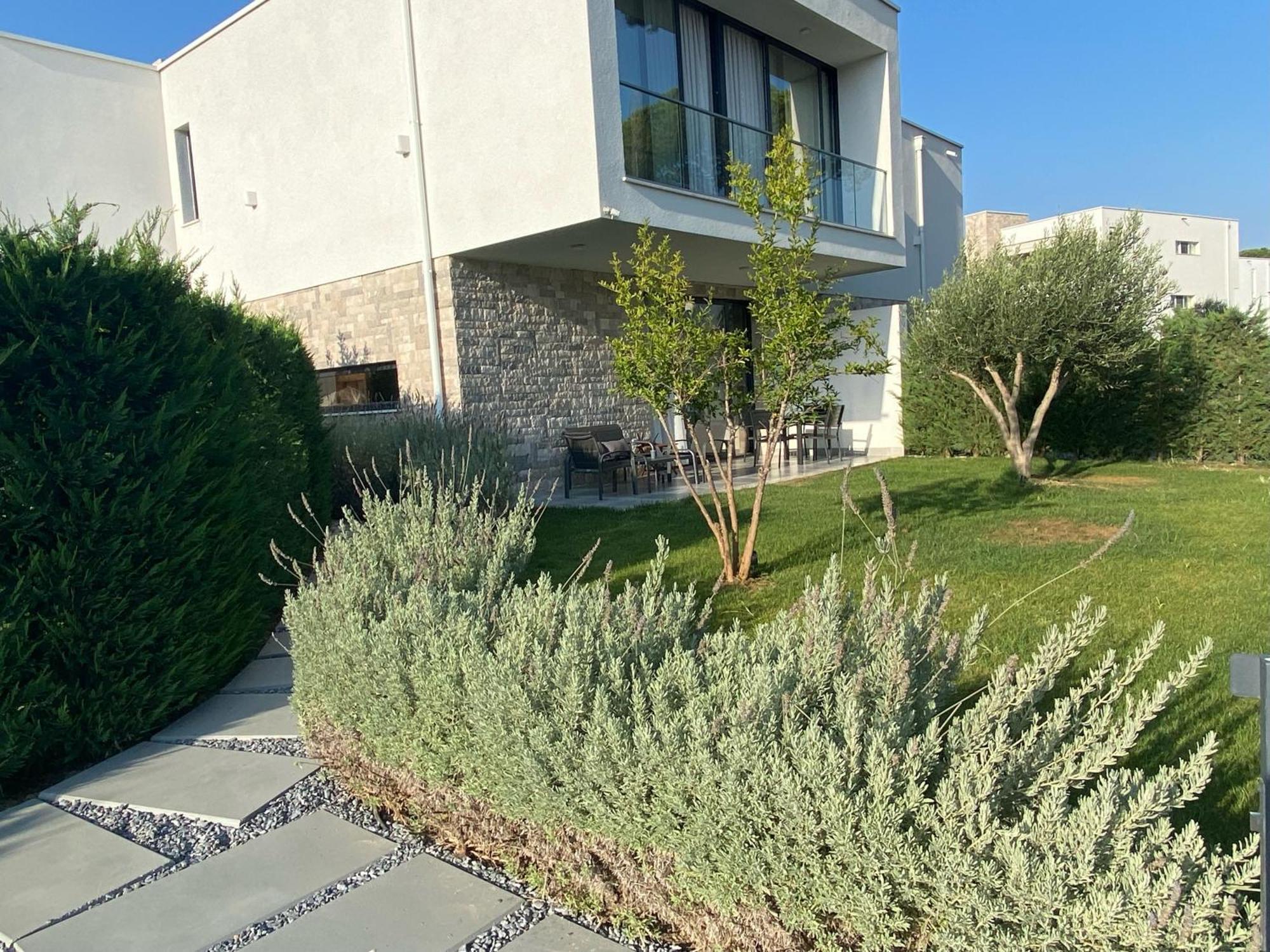 Rosemarine Villas Durrës Kültér fotó